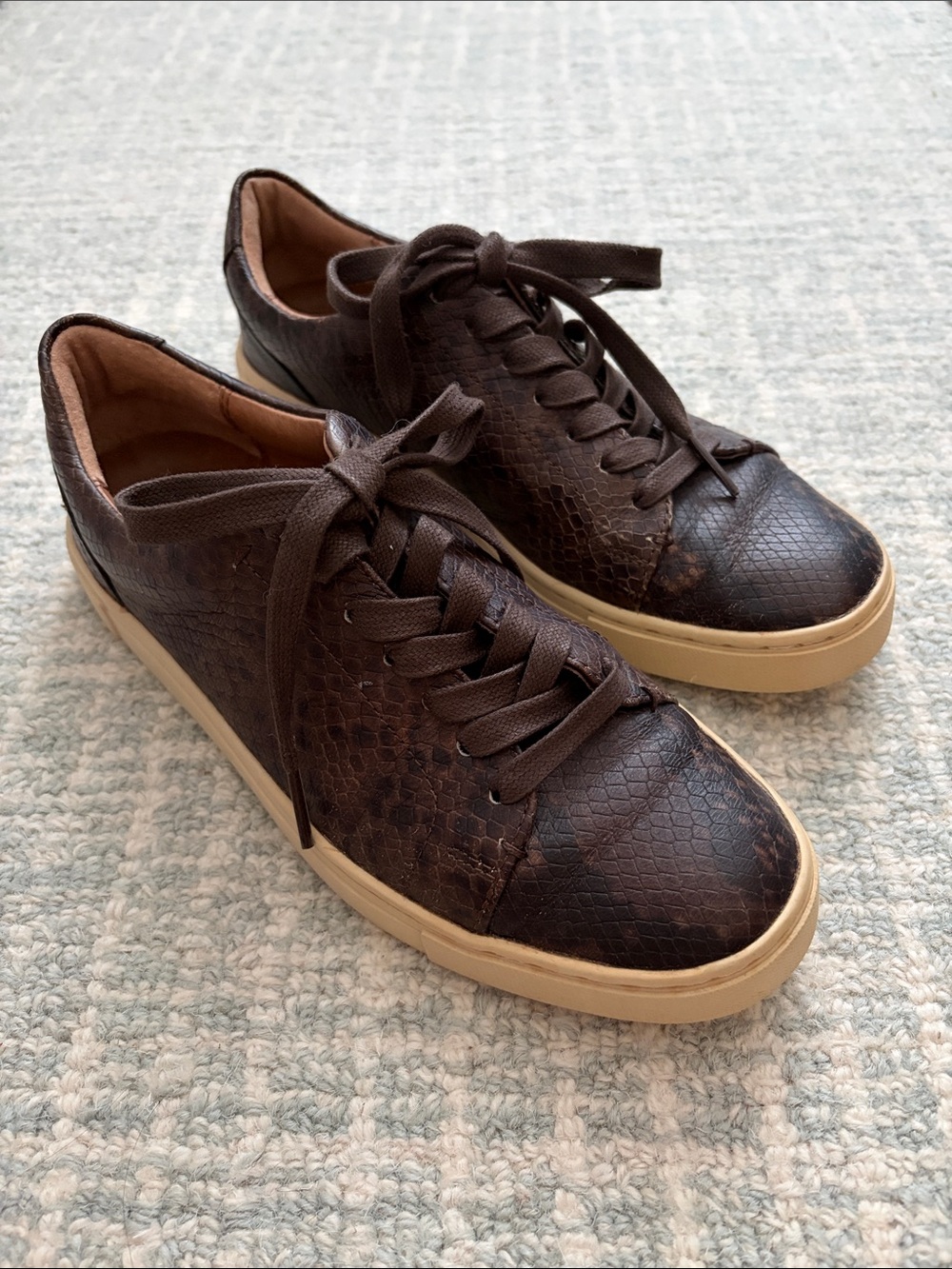 Frye Ivy Low Dark Brown Snakeskin Textured Leather Low-Top Sneakers 6.5